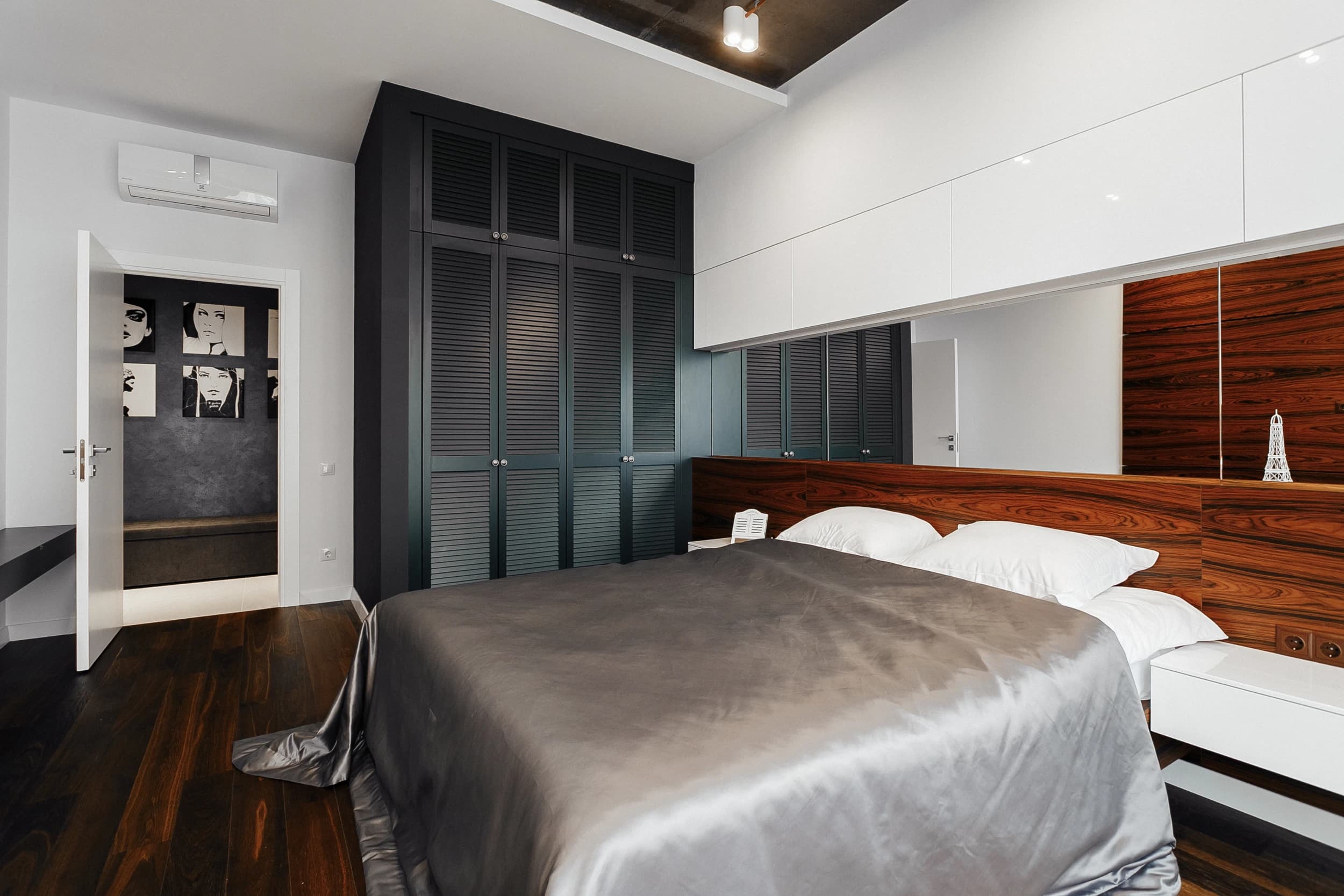 The apartment is located in Odessa, Arcadia district gallery image 1