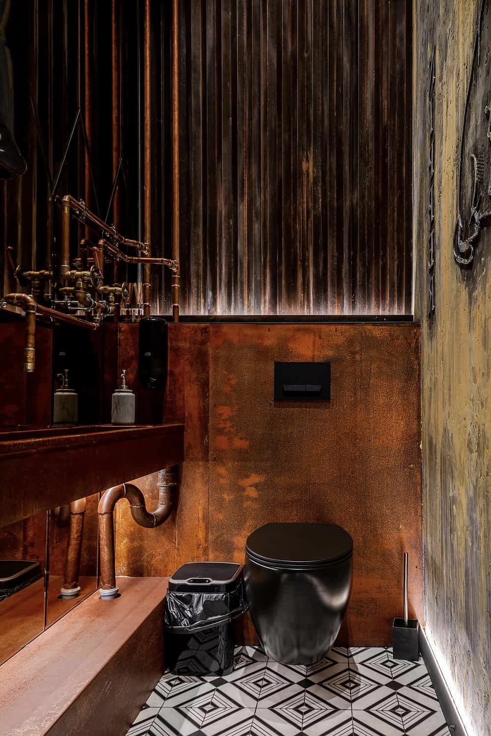 NIPPER BAR gallery image 1