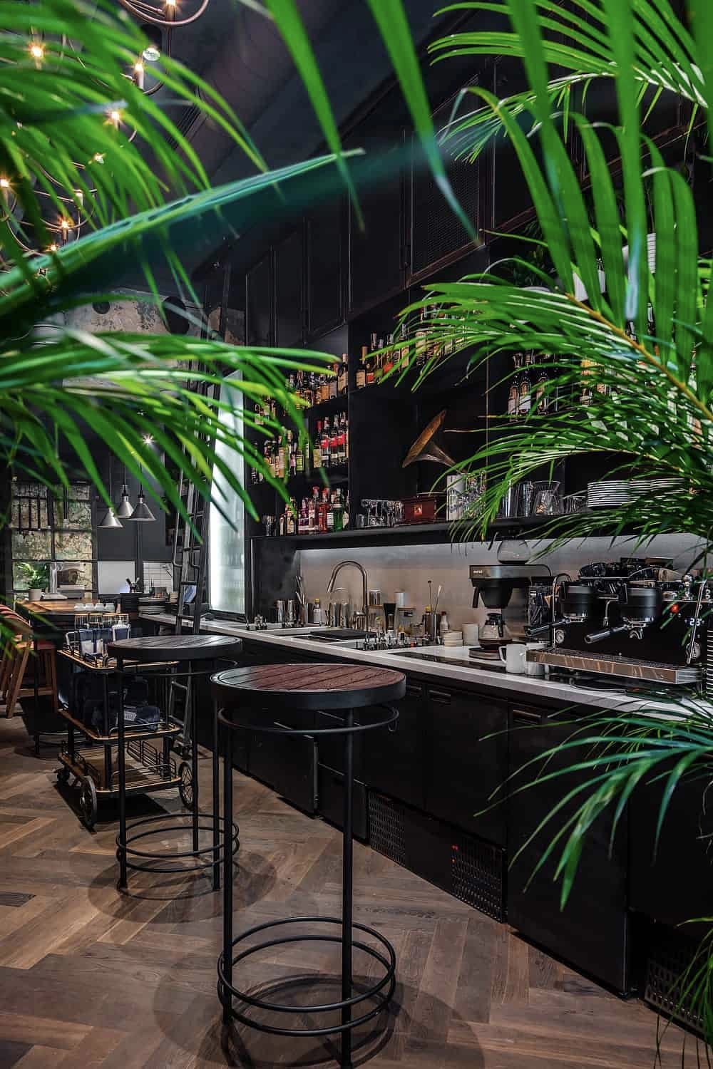 NIPPER BAR gallery image 2