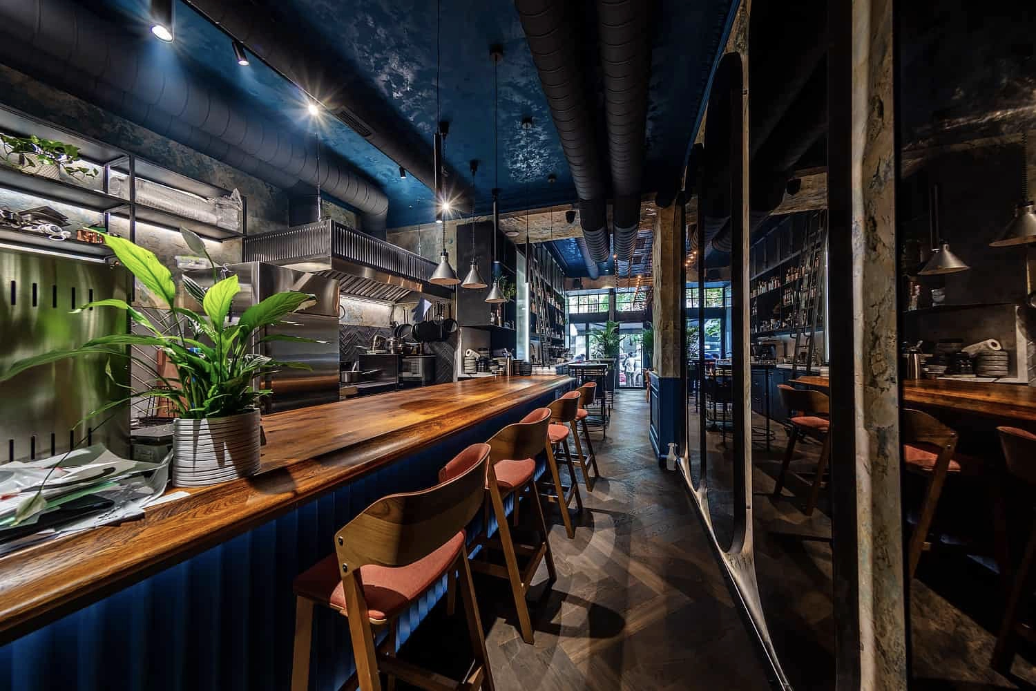 NIPPER BAR gallery image 6